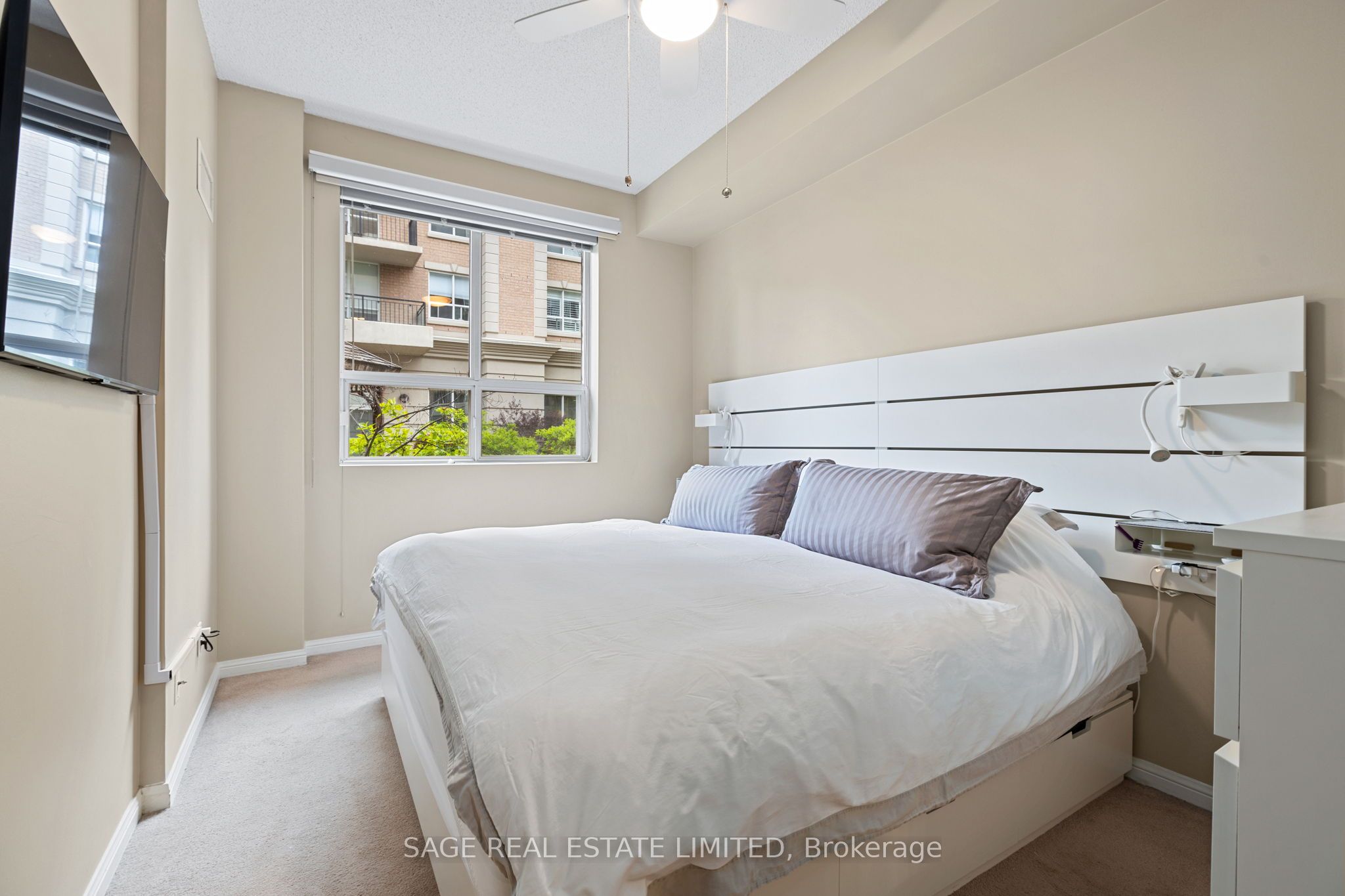 55 Lorindale Avenue, #105