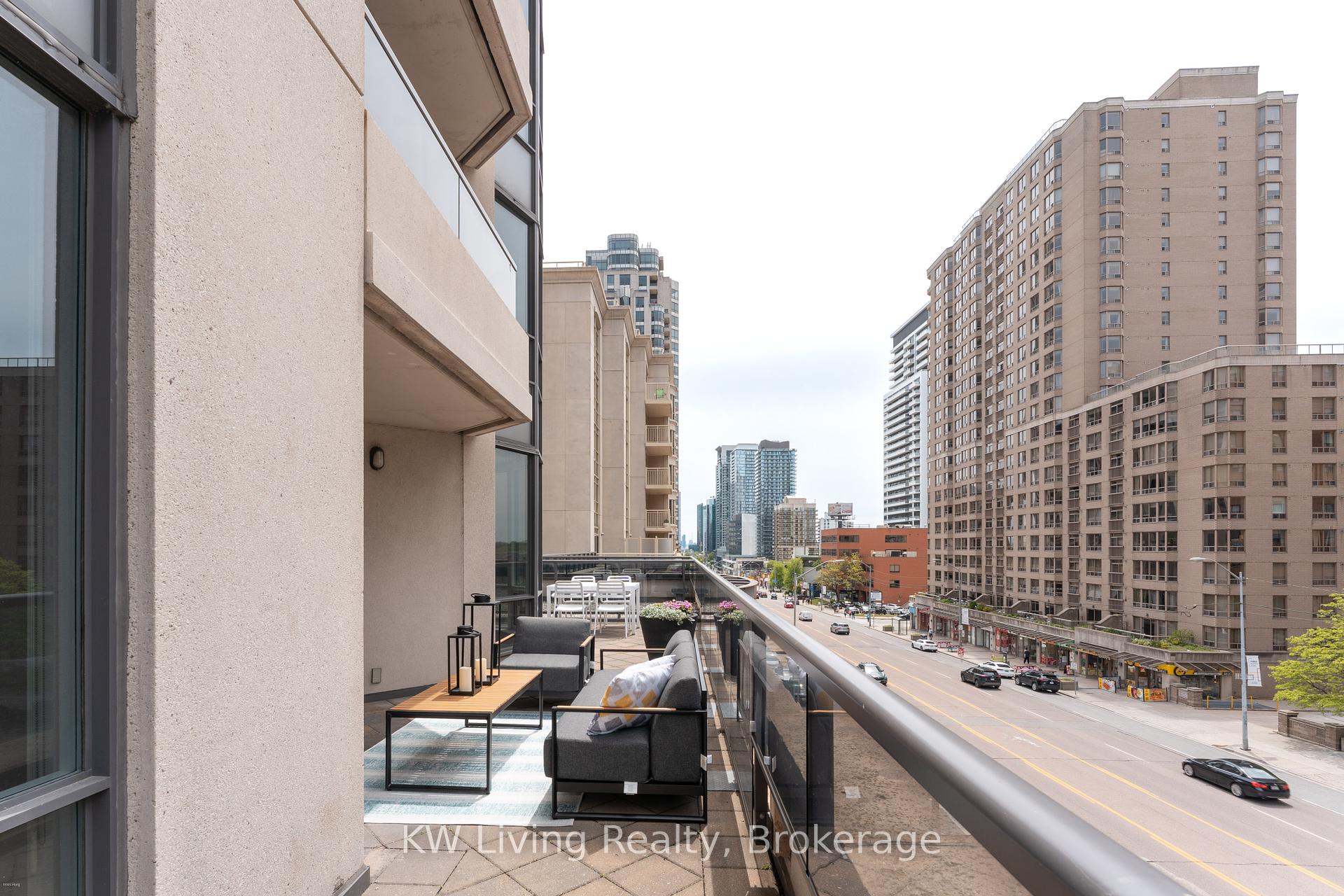4 Bedrooms Condo at 500 Doris, Toronto For sale