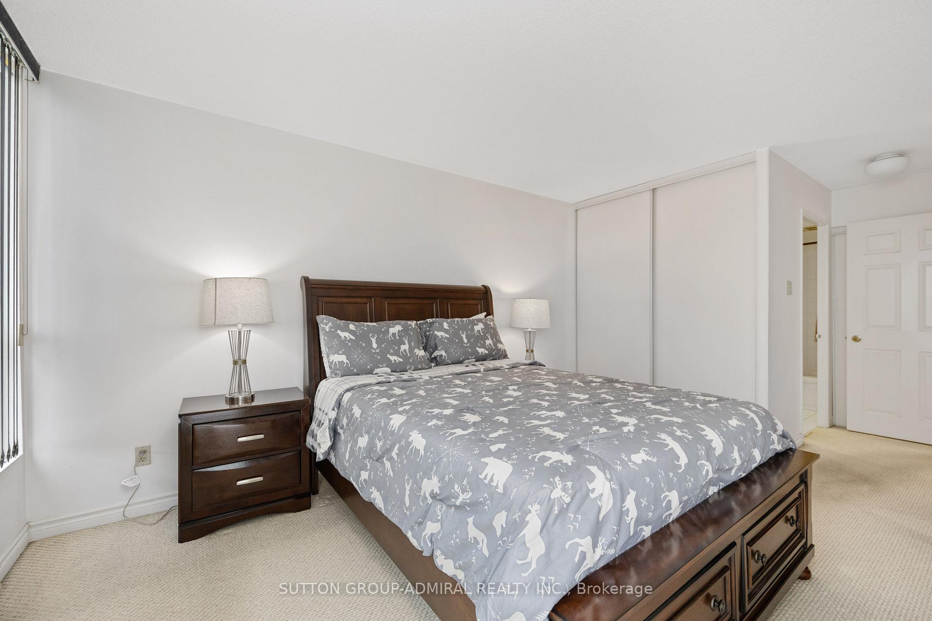 3 Bedrooms Condo at 4460 Tucana, Mississauga For sale