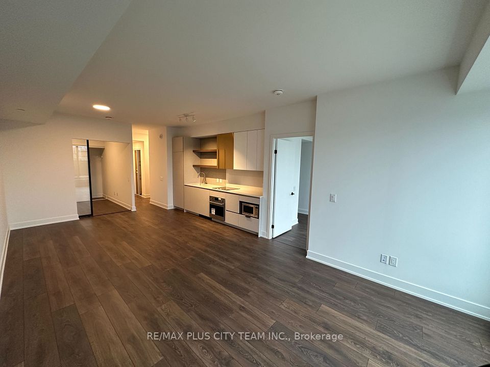 #212 - 1285 Queen Street, Toronto, ON M4L 1C2