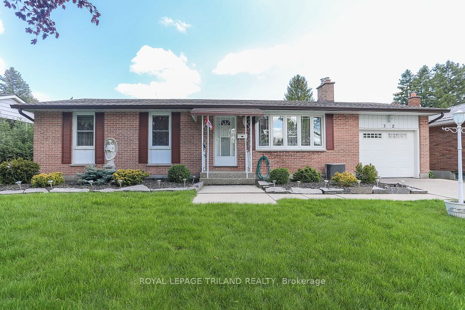 32 Applewood