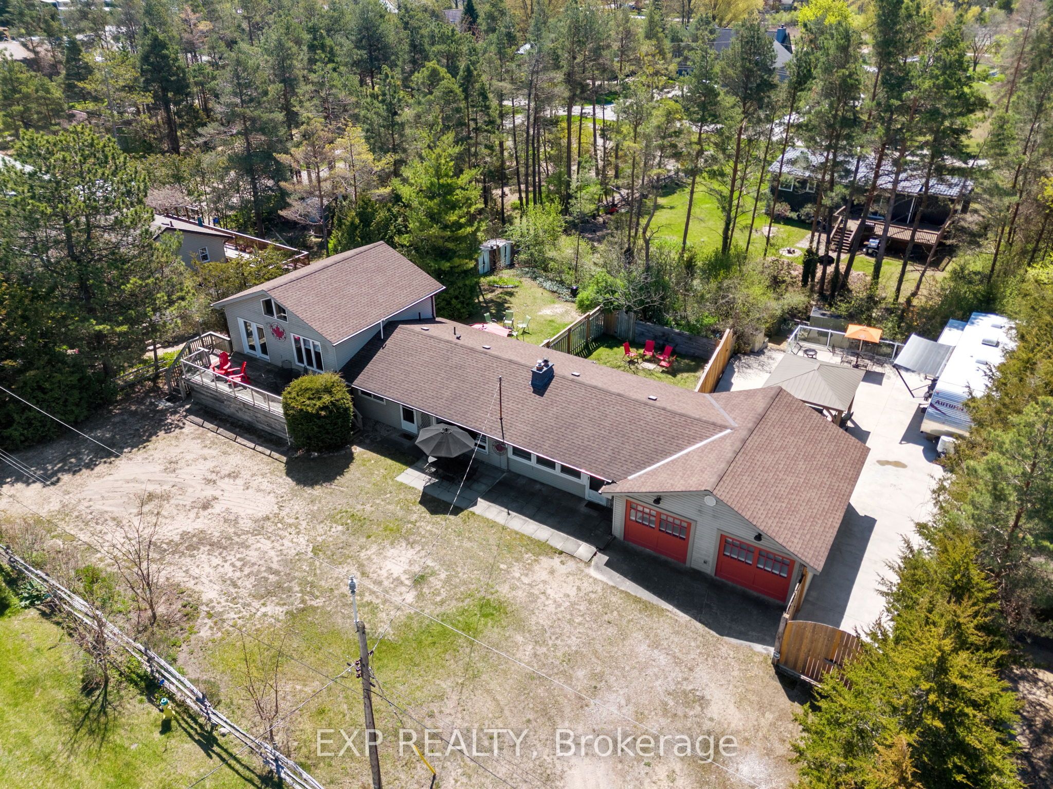7495 Dune Drive, Lambton Shores, ON N0M 2L0