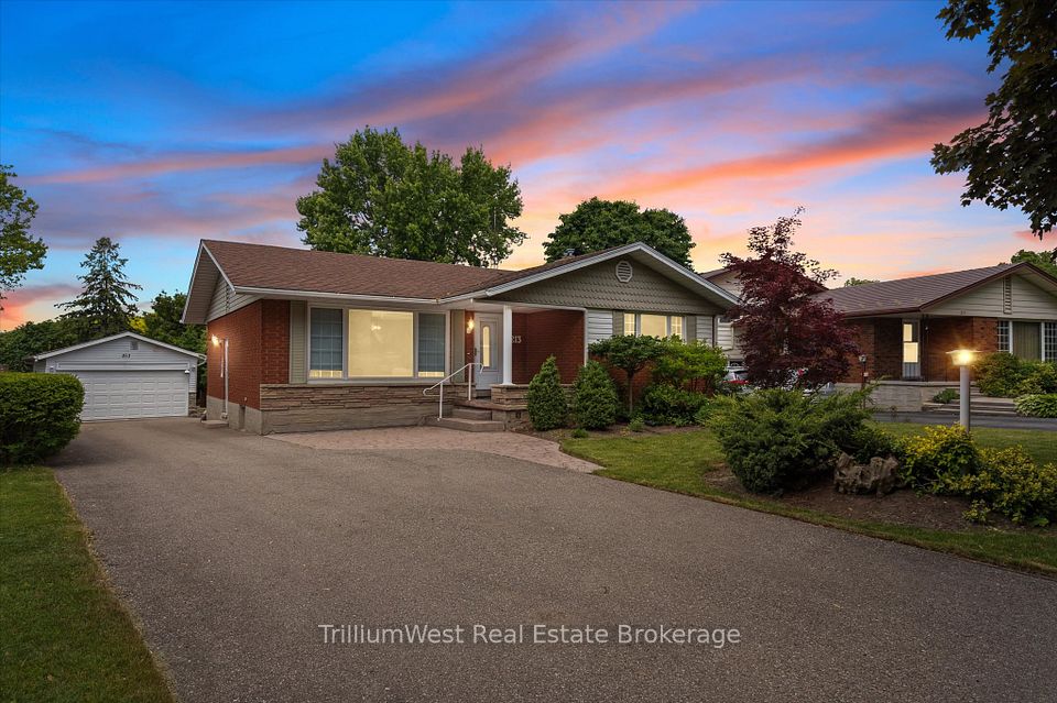 213 Dixie Crescent