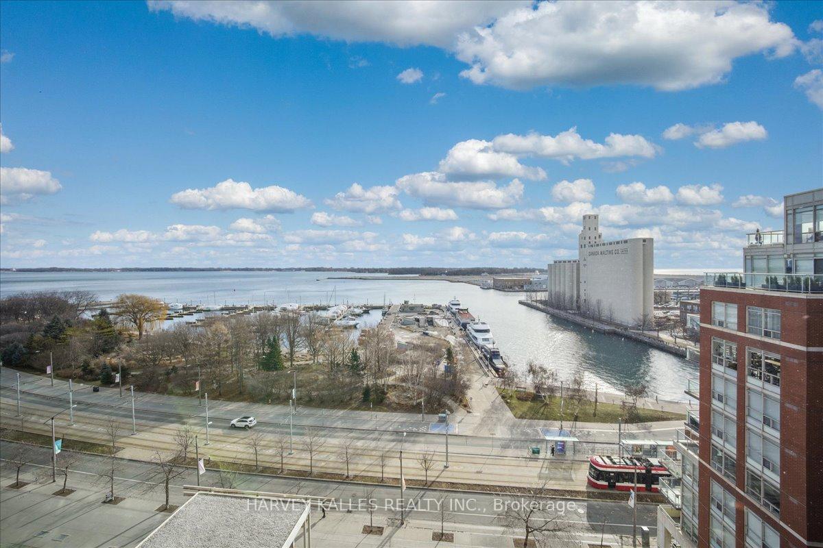 2 Bedrooms Condo at 550 Queens, Toronto For sale