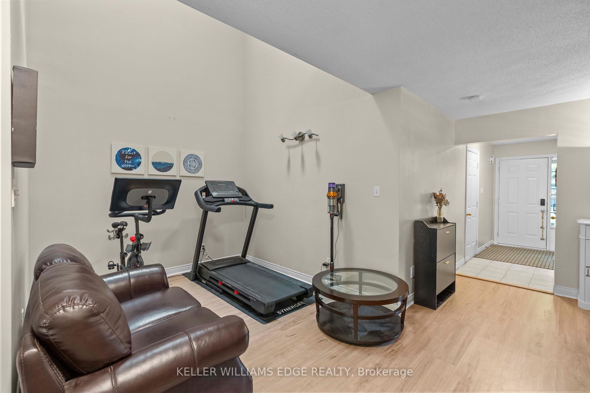 3 Bedrooms Condo at 320 Hamilton, Hamilton For sale
