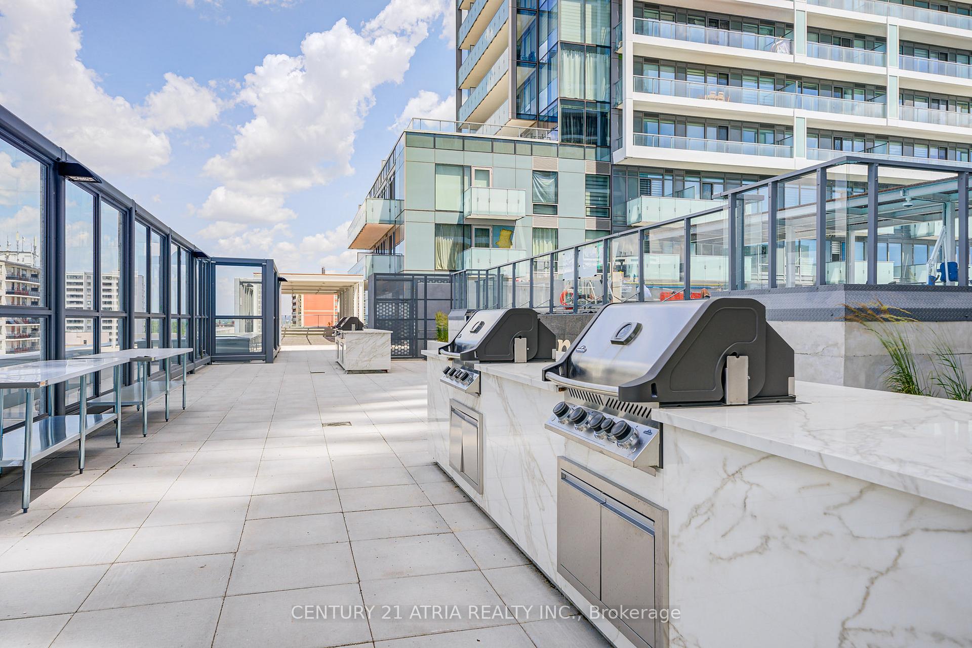 3 Bedrooms Condo at 7 Golden Lion, Toronto For sale