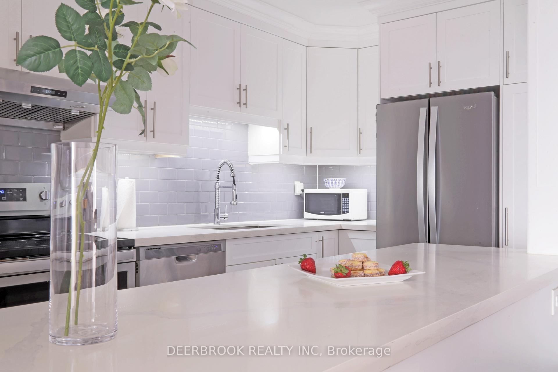 3 Bedrooms Condo at 1338 York Mills, Toronto For sale