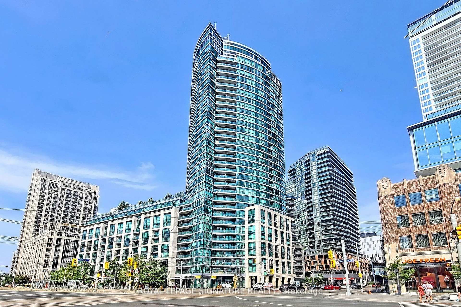 2 Bedrooms Condo at 600 Fleet, Toronto For sale