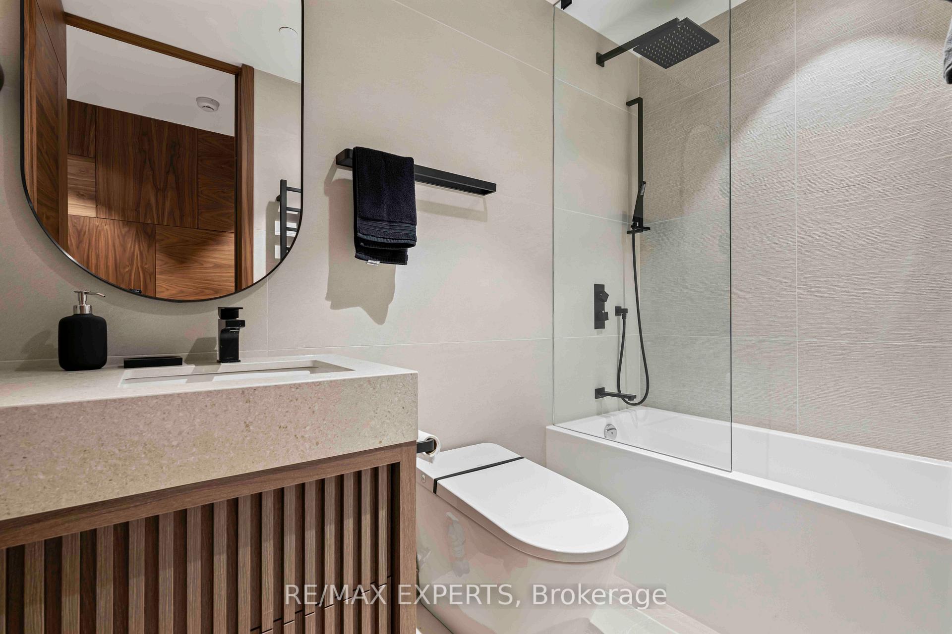 4 Bedrooms Condo at 1700 Avenue, Toronto For sale