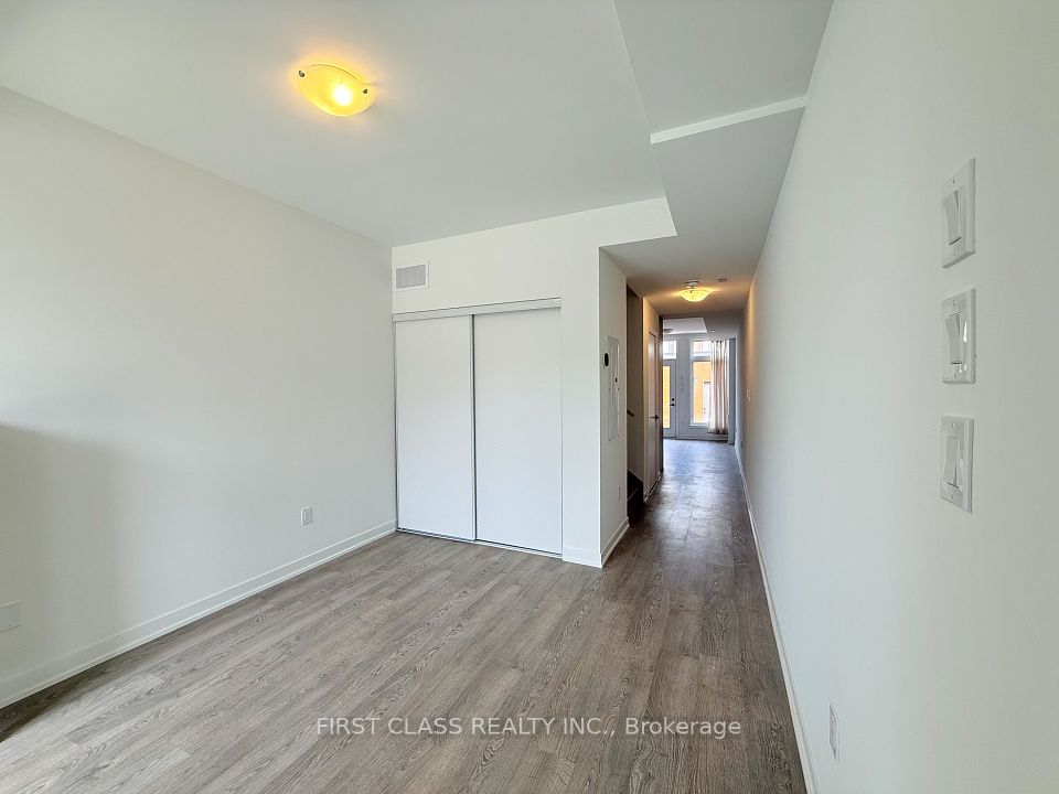 62 Turtle Island Road, Toronto, ON M6A 0G2
