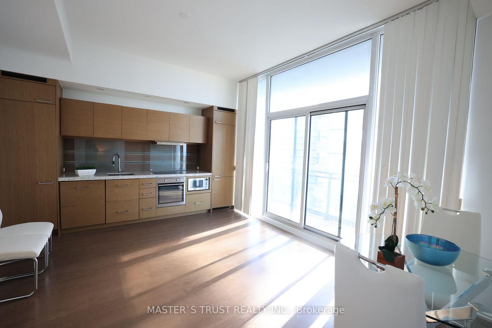 2 Bedrooms Condo at 45 Charles, Toronto For sale