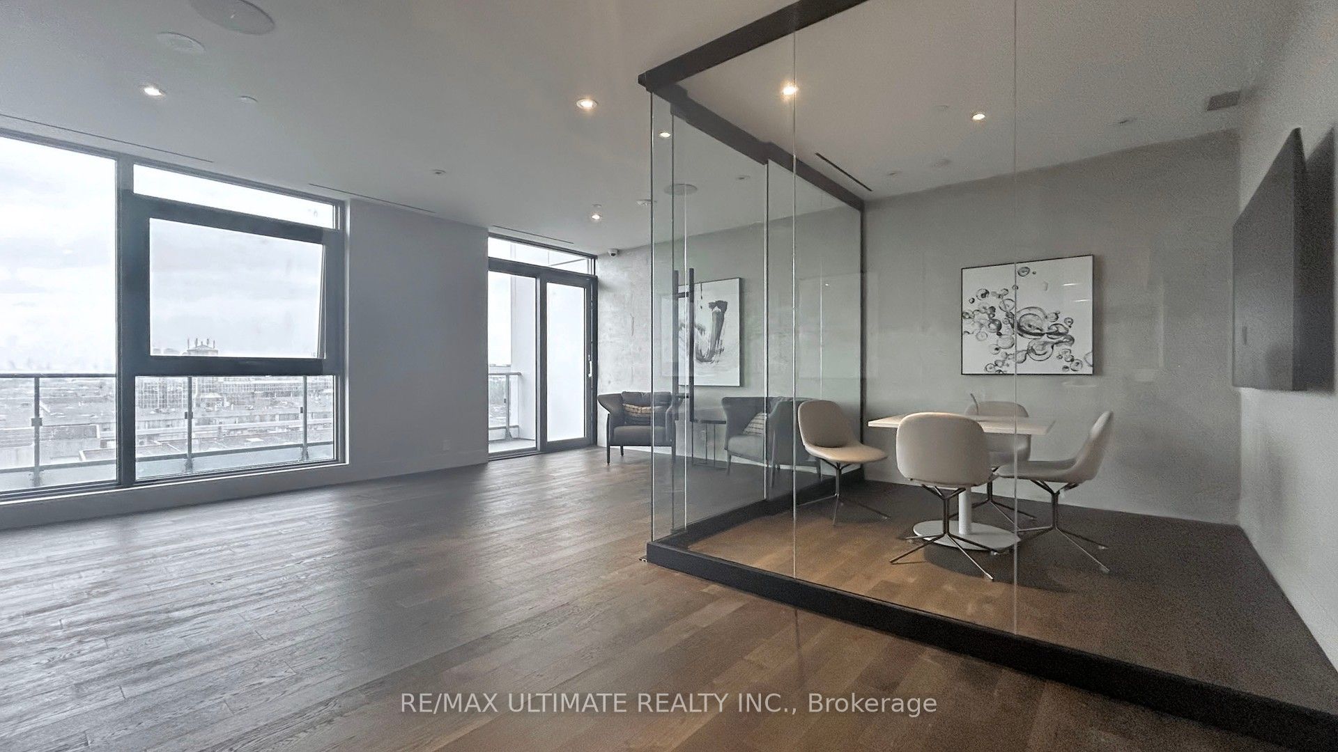 1000 Portage Parkway, #3701