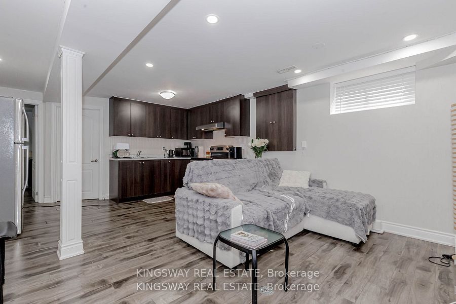 1395 Tyneburn Crescent