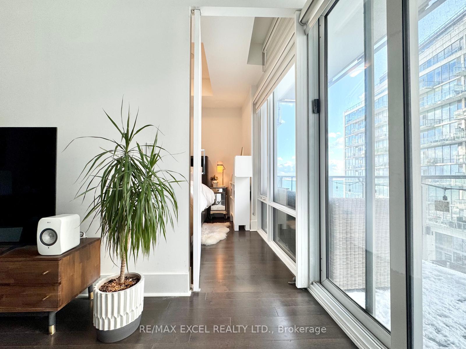 2 Bedrooms Condo at 29 Queens, Toronto For sale