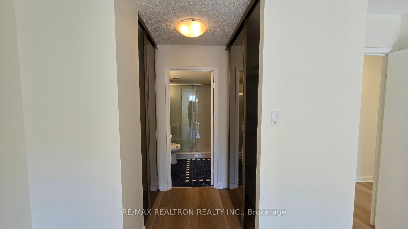 2 Bedrooms Condo at 70 Elmsthorpe, Toronto For sale