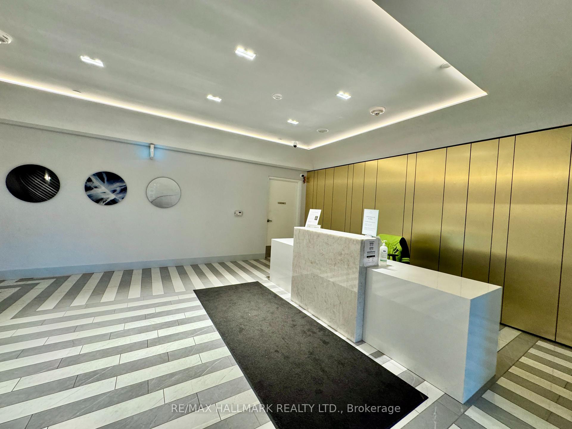 2 Bedrooms Condo at 26 Gibbs, Toronto For sale