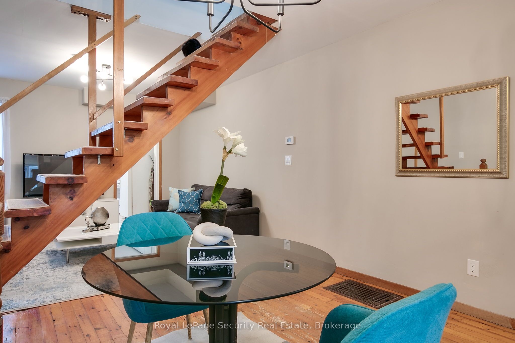 9 Howick Avenue, Toronto, ON M6N 1M9