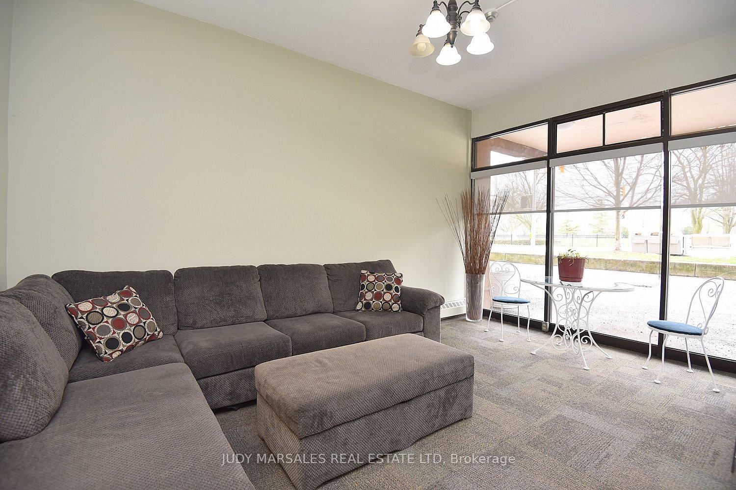 1 Bedroom Condo at 1950 Main,  Hamilton For sale