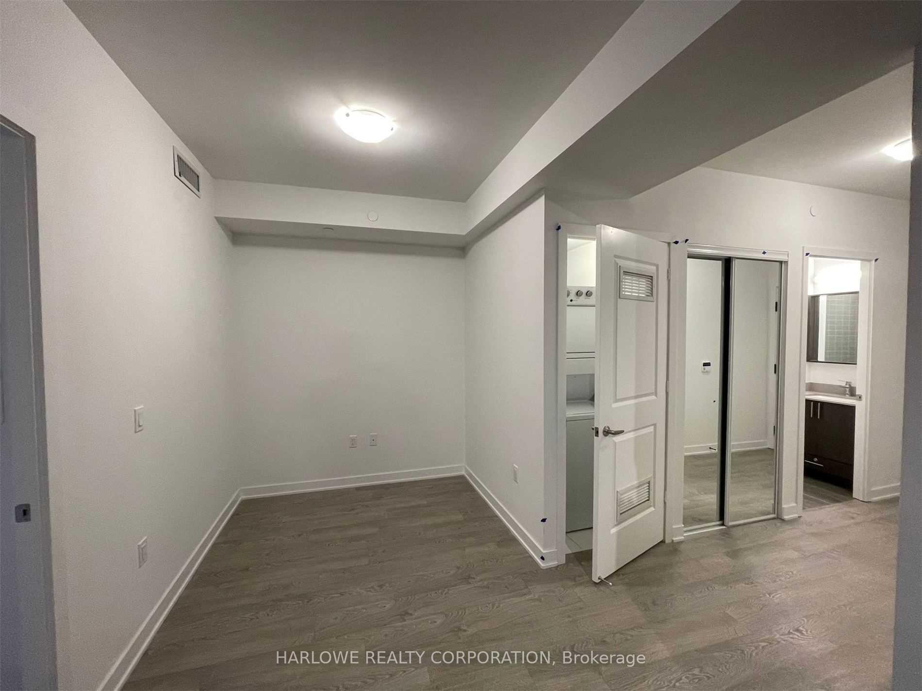 #1804 – 4655 Metcalfe Avenue, Mississauga, ON L5M 0Z7
