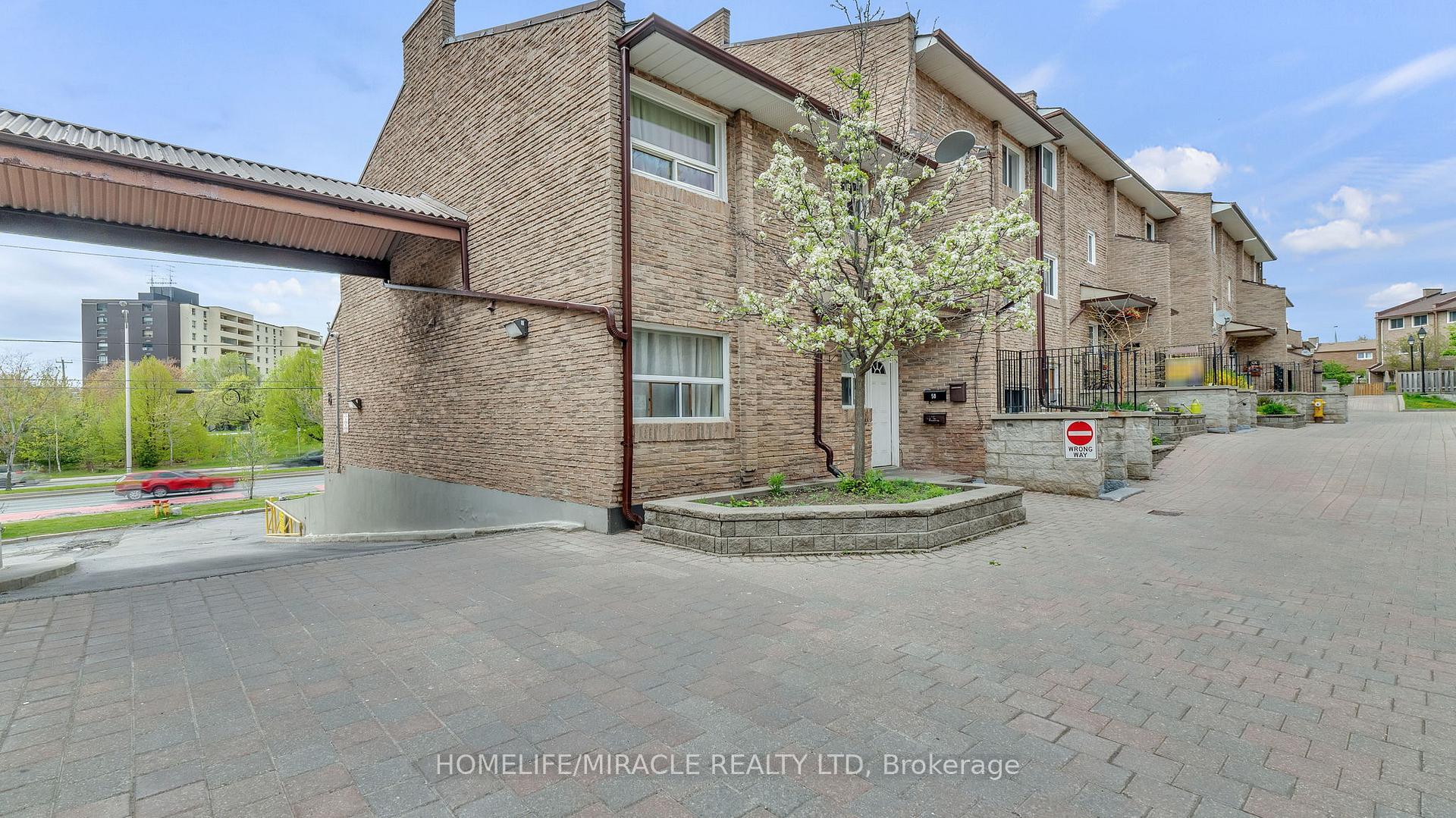 3 Bedrooms Condo at 91 Muir, Toronto For sale