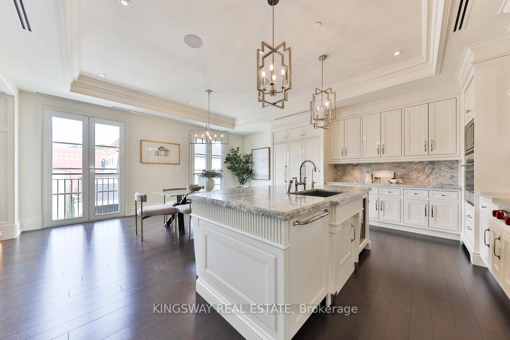 2 Bedrooms Condo at 300 Randall, Oakville For sale