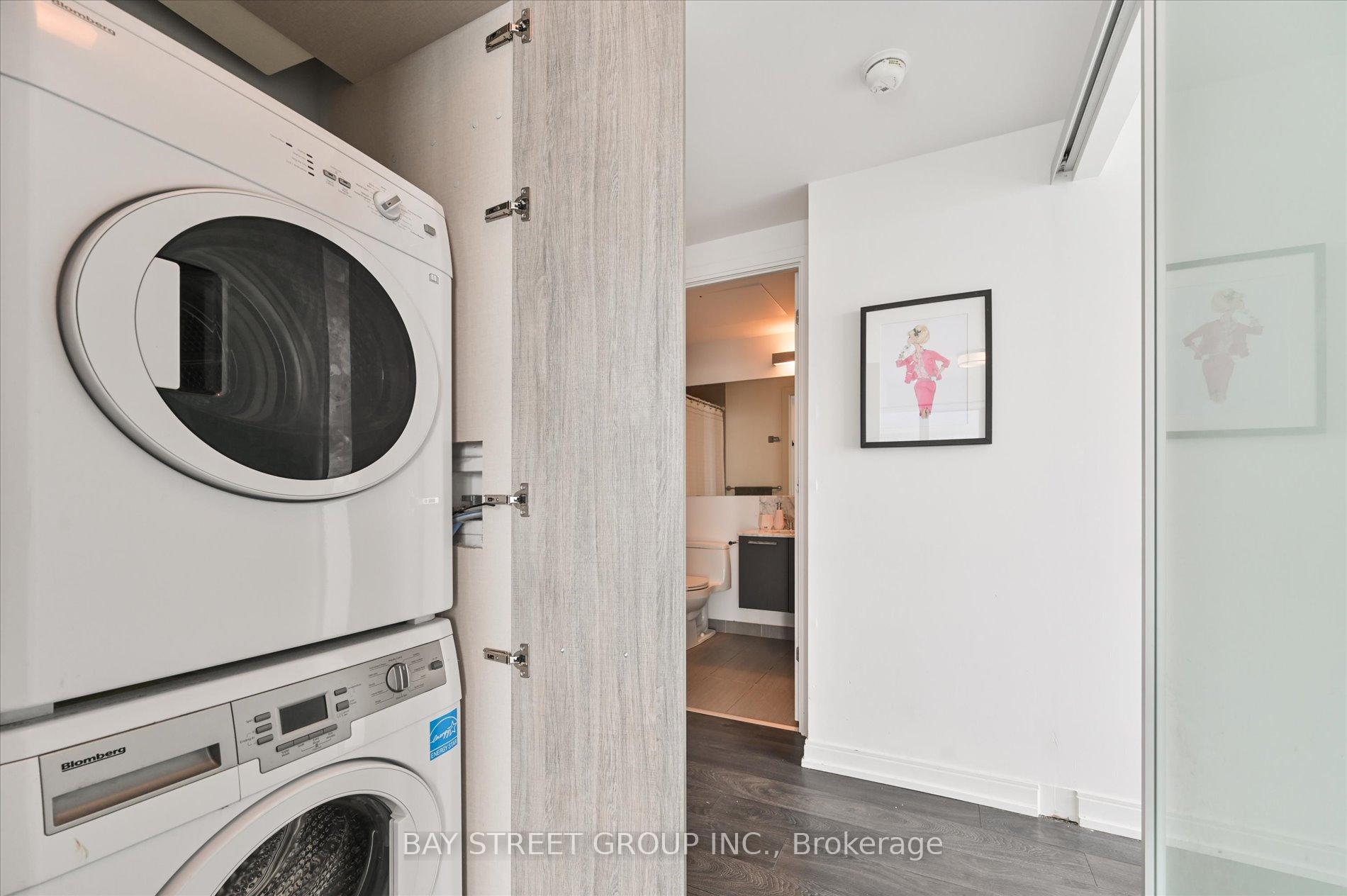 1 Bedroom Condo at 50 Charles, Toronto For sale