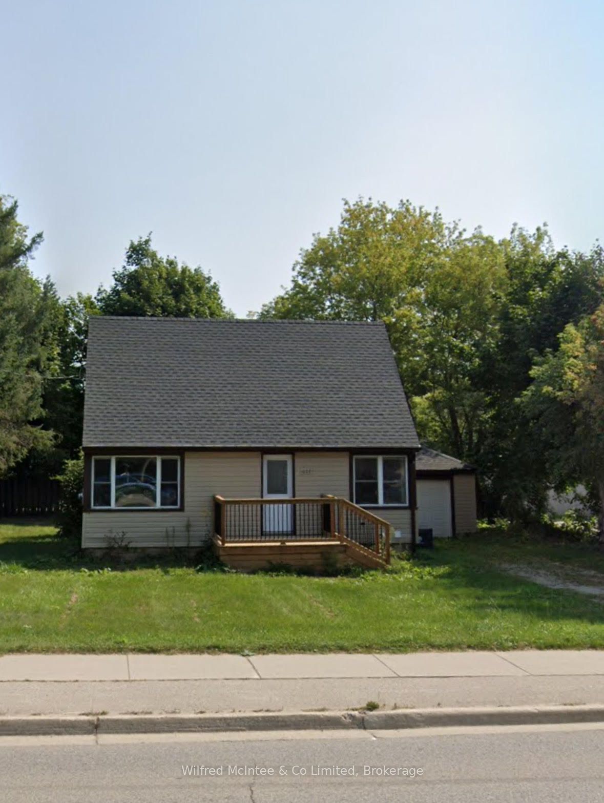 1008 Yonge Street S