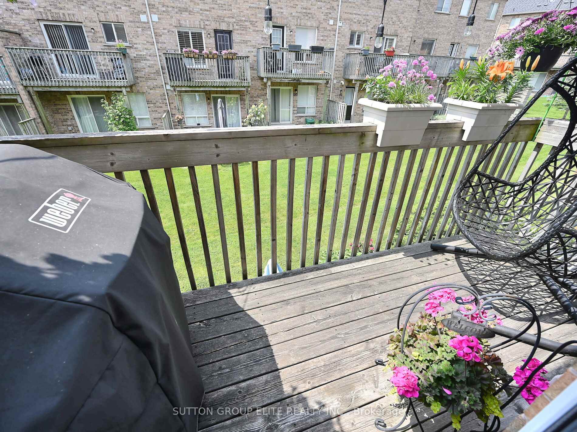 3 Bedrooms Condo at 601 Shoreline, Mississauga For sale
