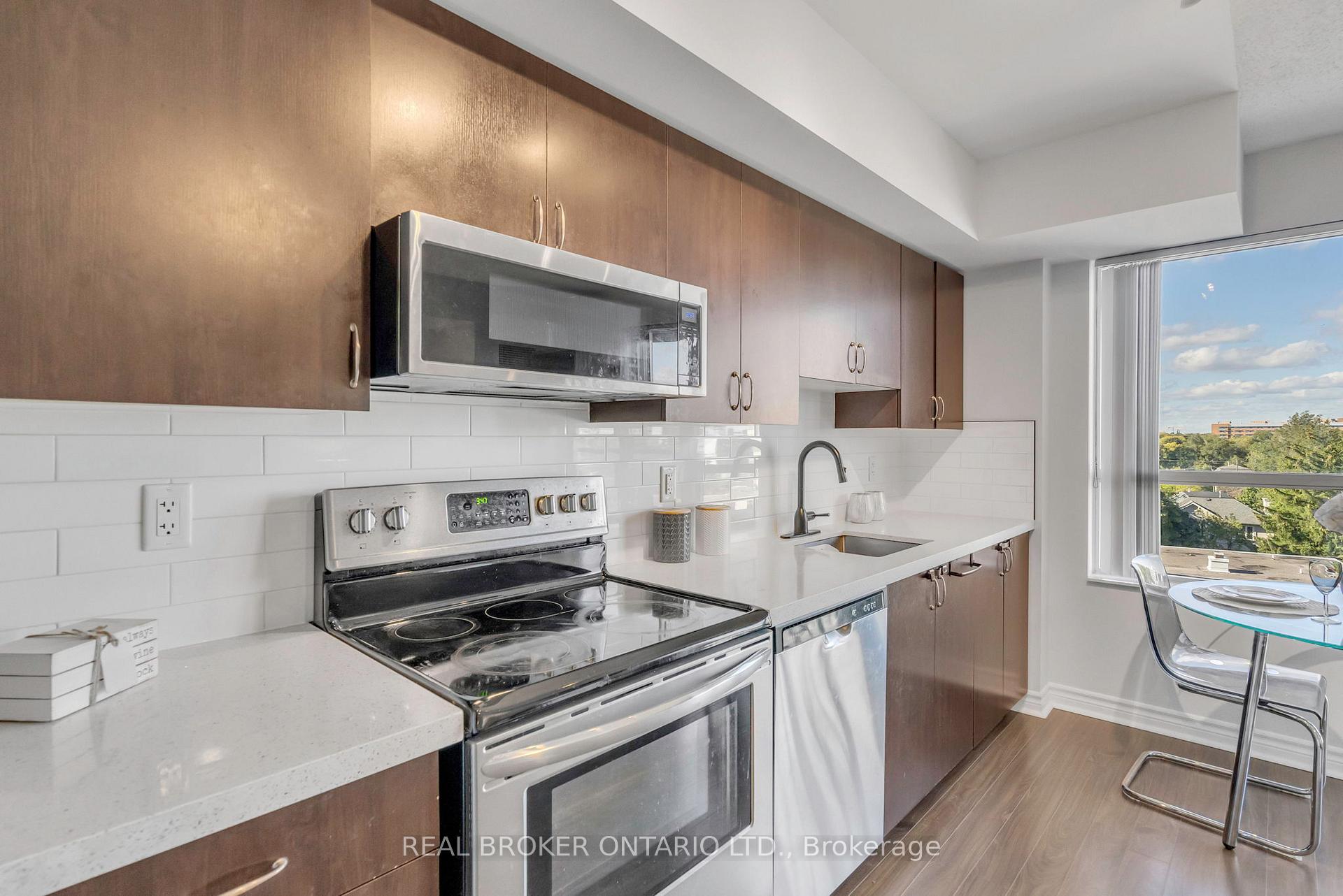 1 Bedroom Condo at 35 Saranac, Toronto For sale