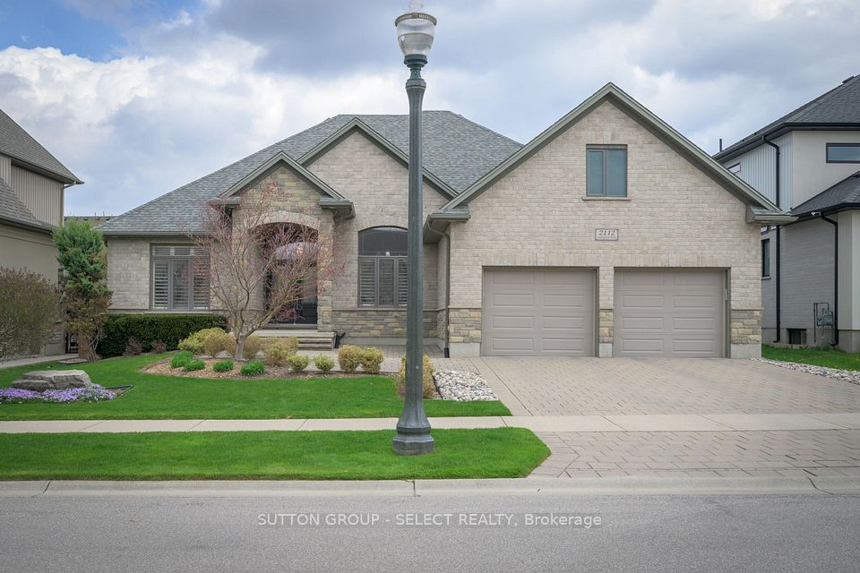 2112 Callingham Drive, London North, ON N6G 0M2