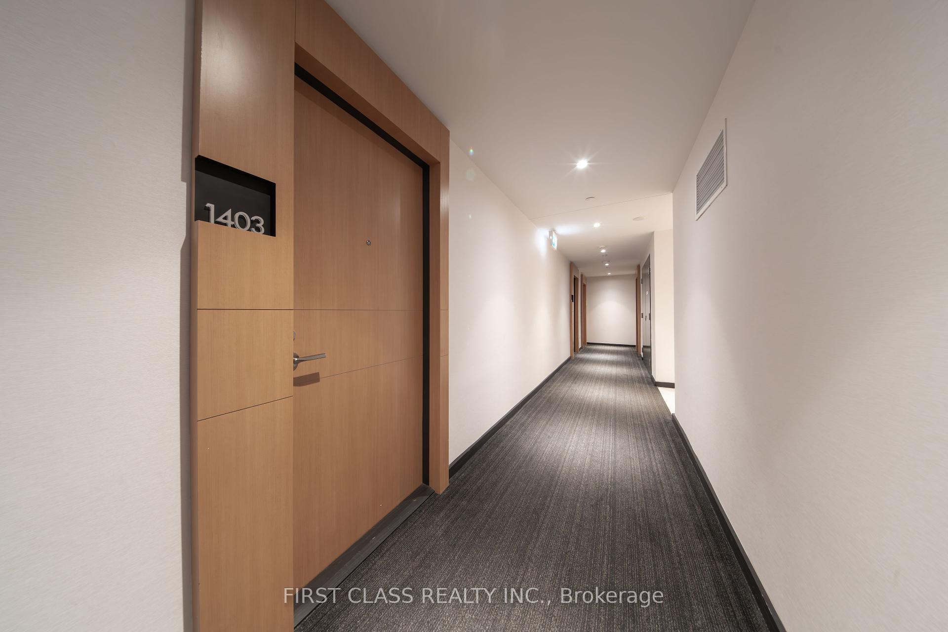 2 Bedrooms Condo at 11 Wellesley,  Toronto For sale