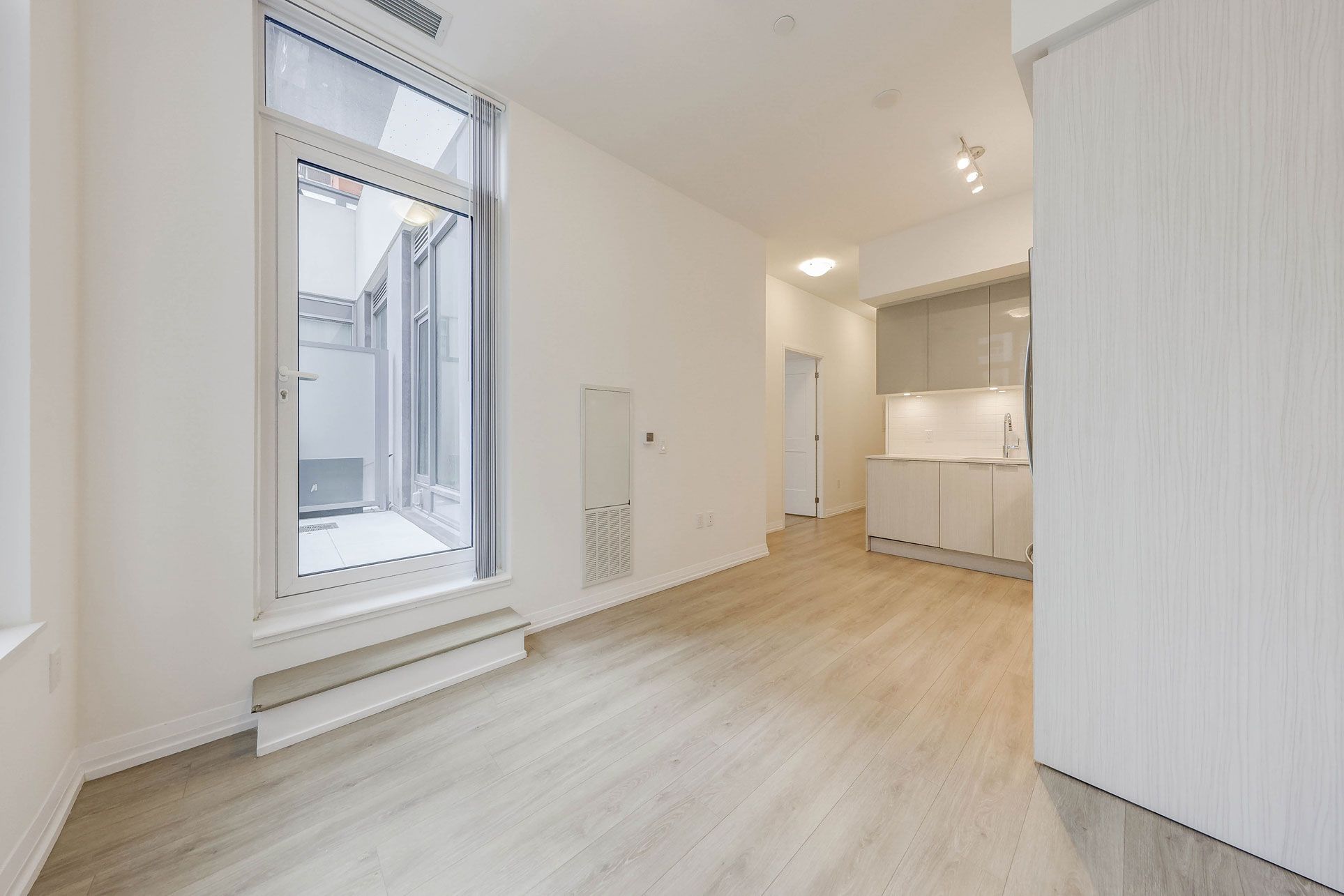 50 Dunfield Avenue 316