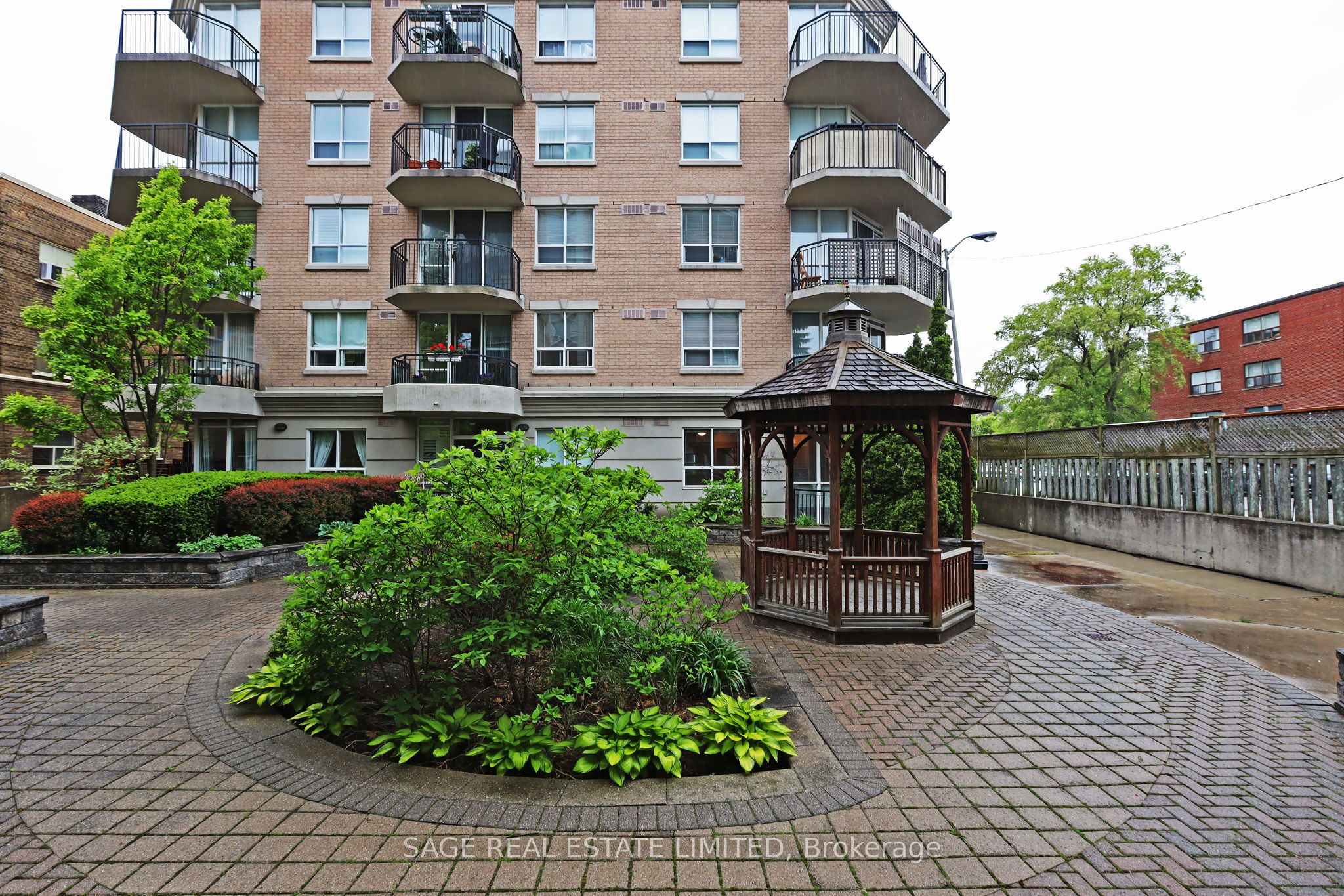 55 Lorindale Avenue, #105
