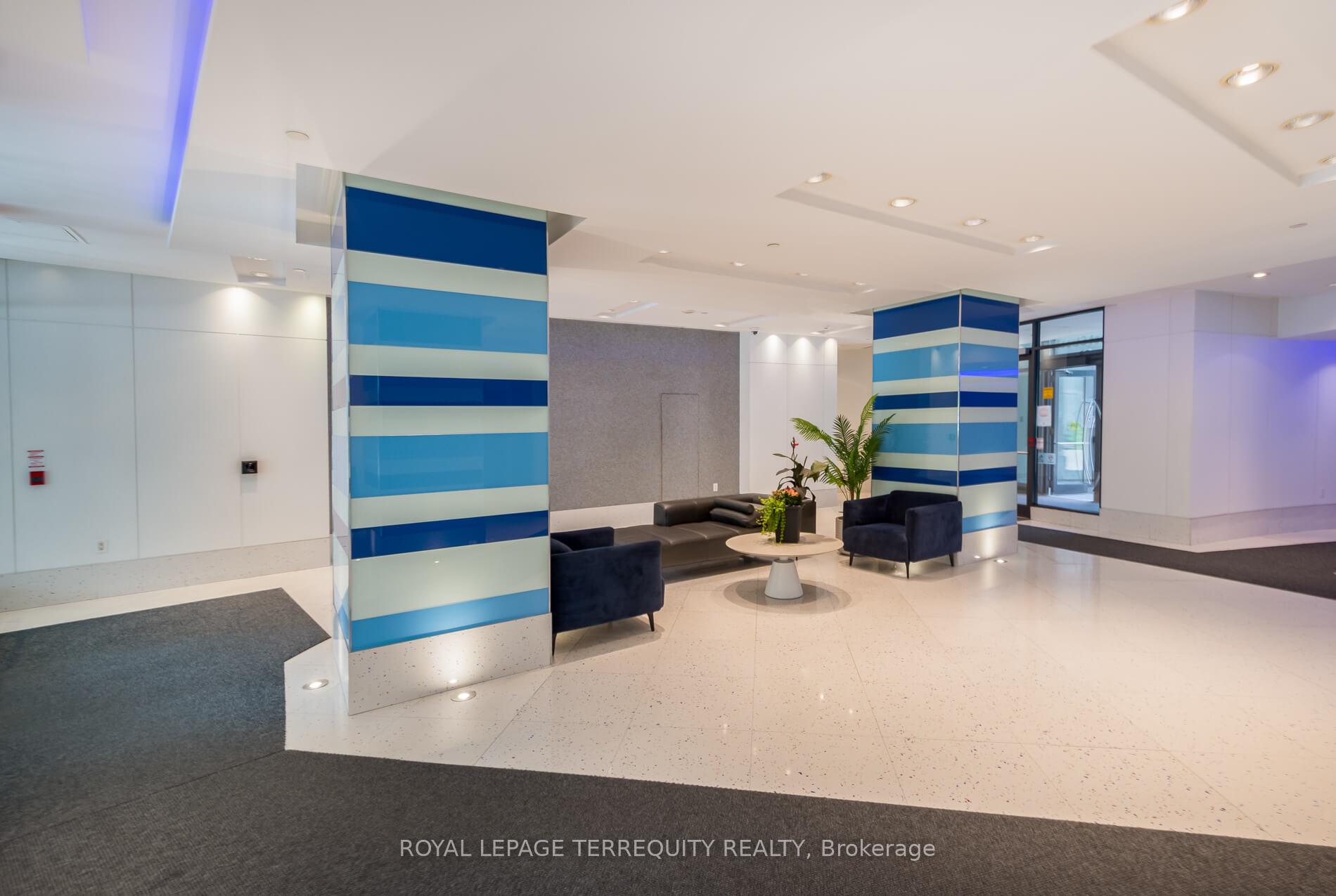 2 Bedrooms Condo at 600 Fleet, Toronto For sale