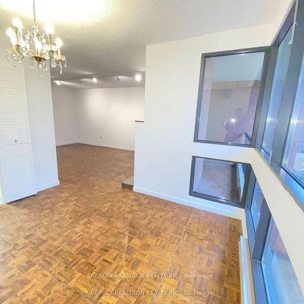 2 Bedrooms Condo at 349 St Clair, Toronto For sale