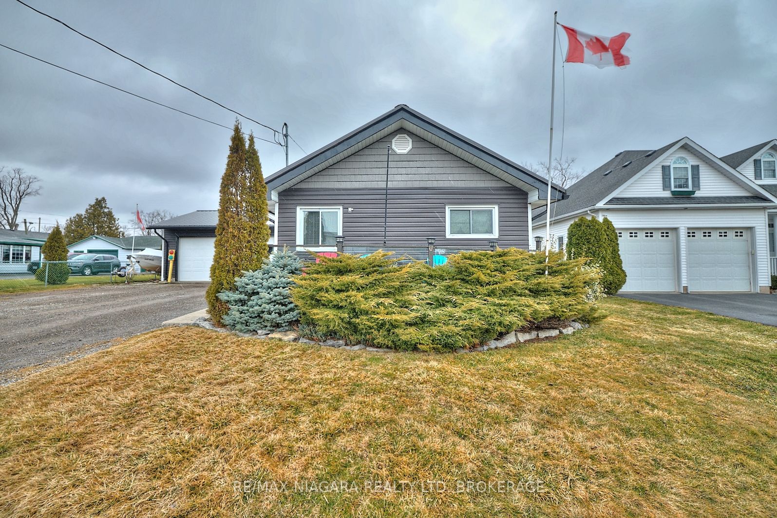 35 Radford Avenue, Fort Erie, ON L2A 5H6