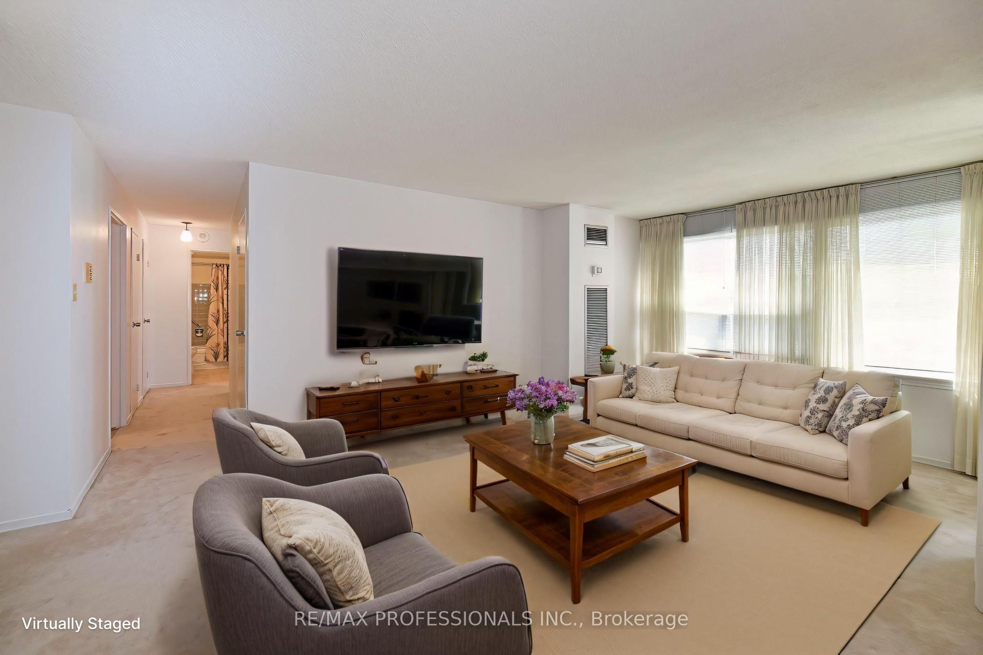 3 Bedrooms Condo at 475 The West Mall, Toronto For sale