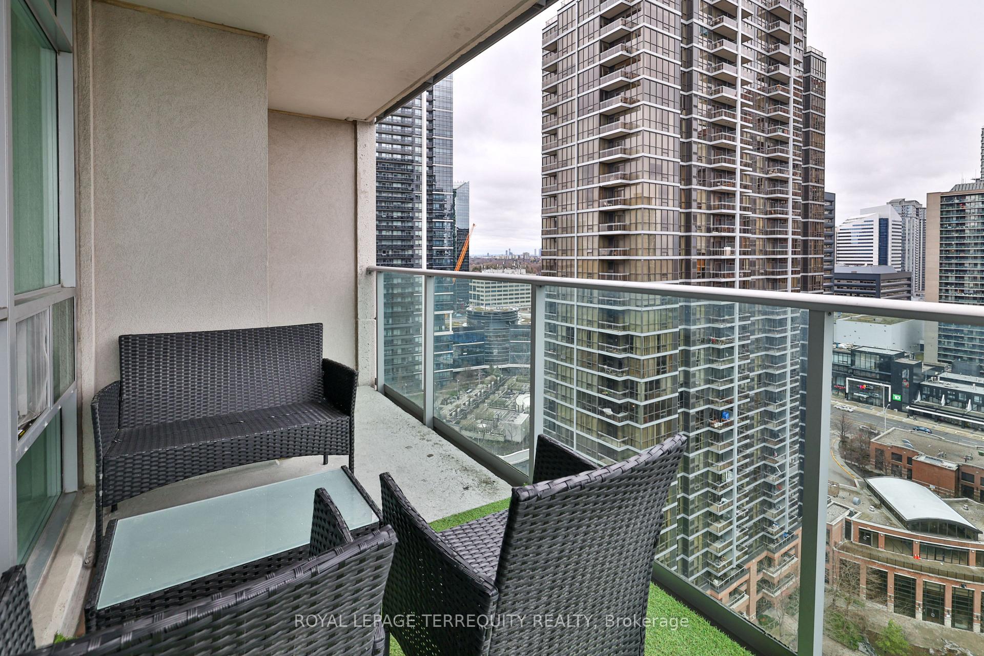 2 Bedrooms Condo at 35 Bales, Toronto For sale