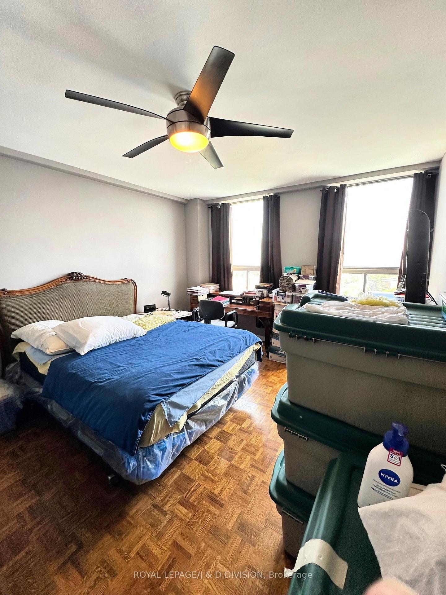 3 Bedrooms Condo at 130 Neptune, Toronto For sale