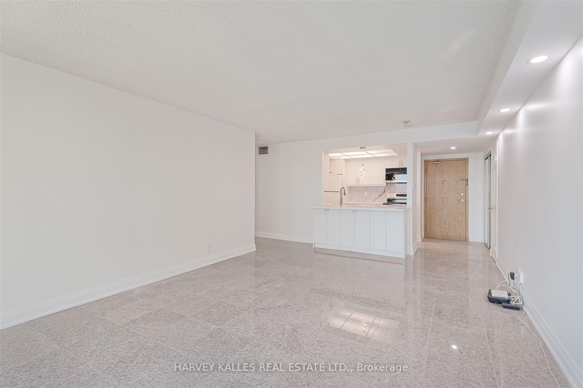 99 Harbour Square 2506