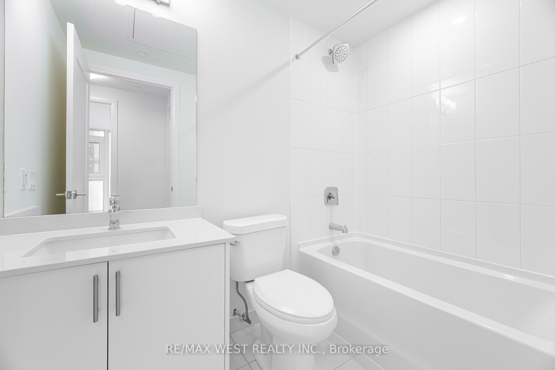 8960 Jane Street, #2201