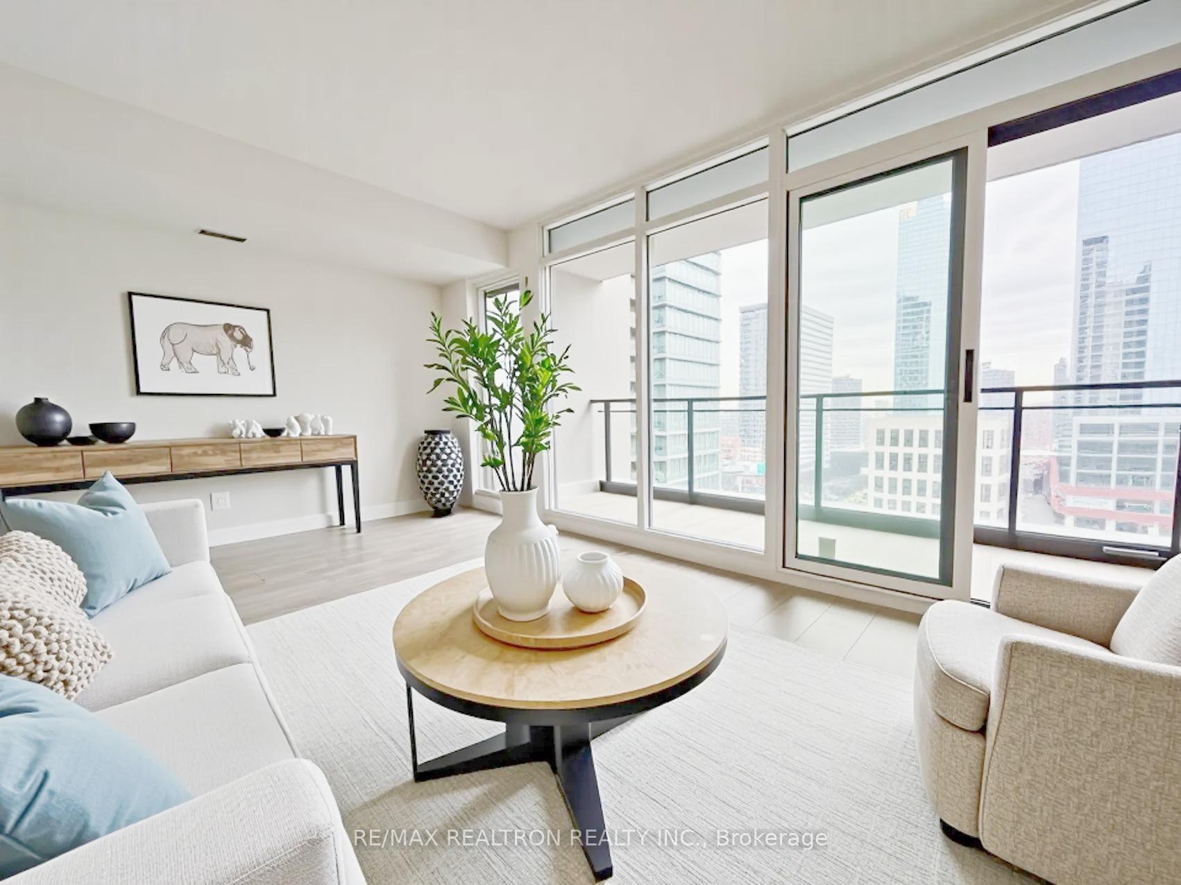 1 Bedroom Condo at 8 Telegram,  Toronto For sale