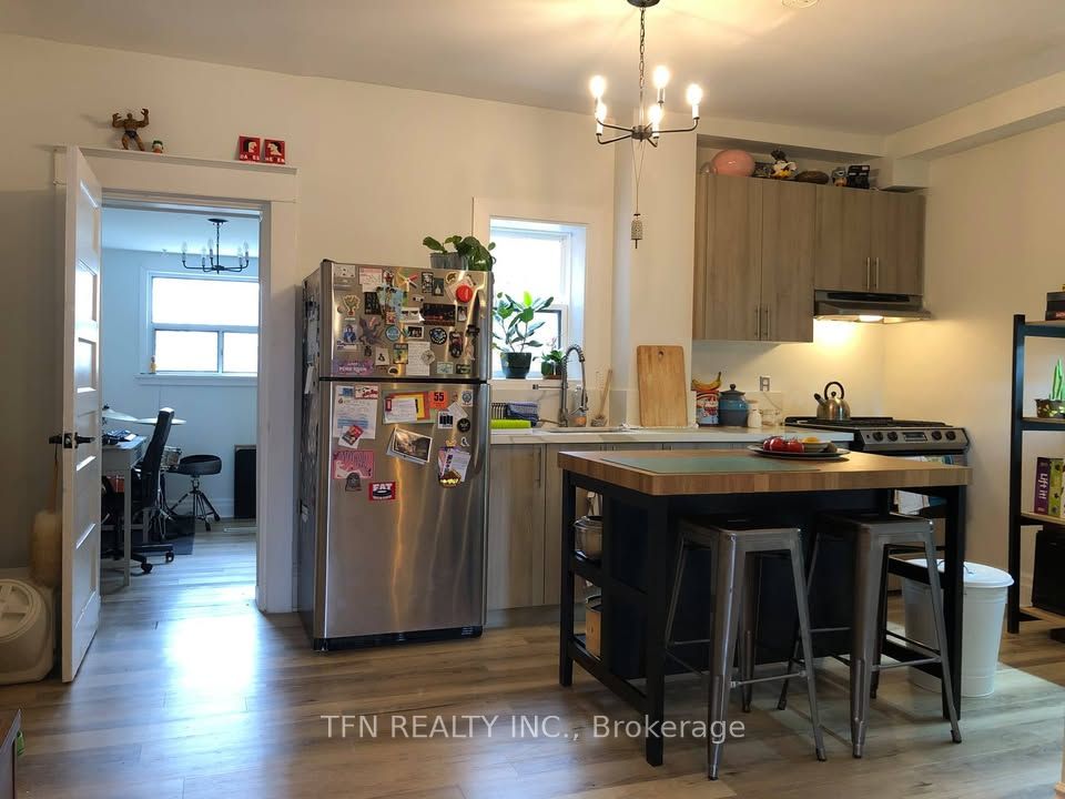222 Oakwood