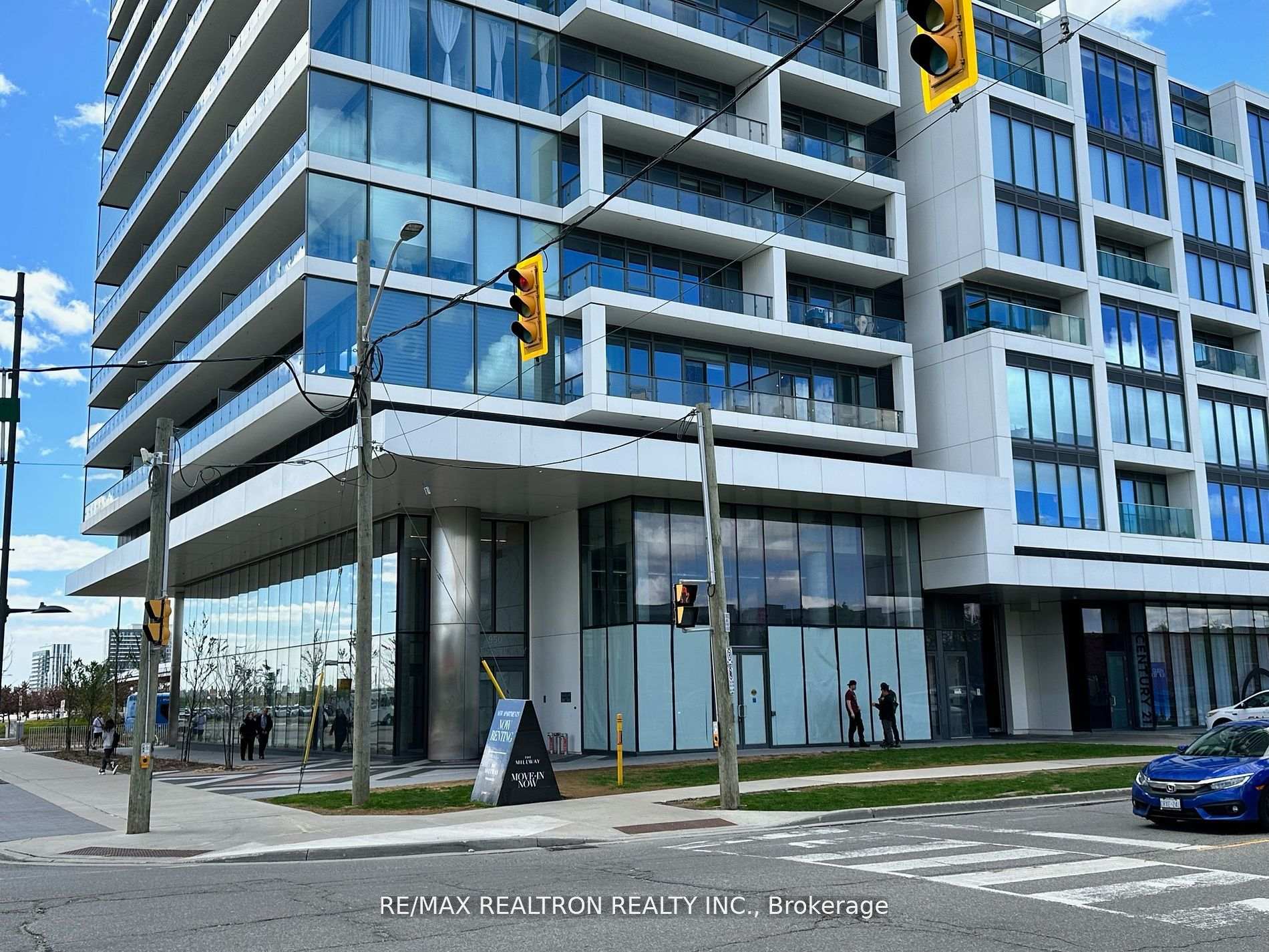 2 Bedrooms Condo at 950 Portage,  Vaughan For sale