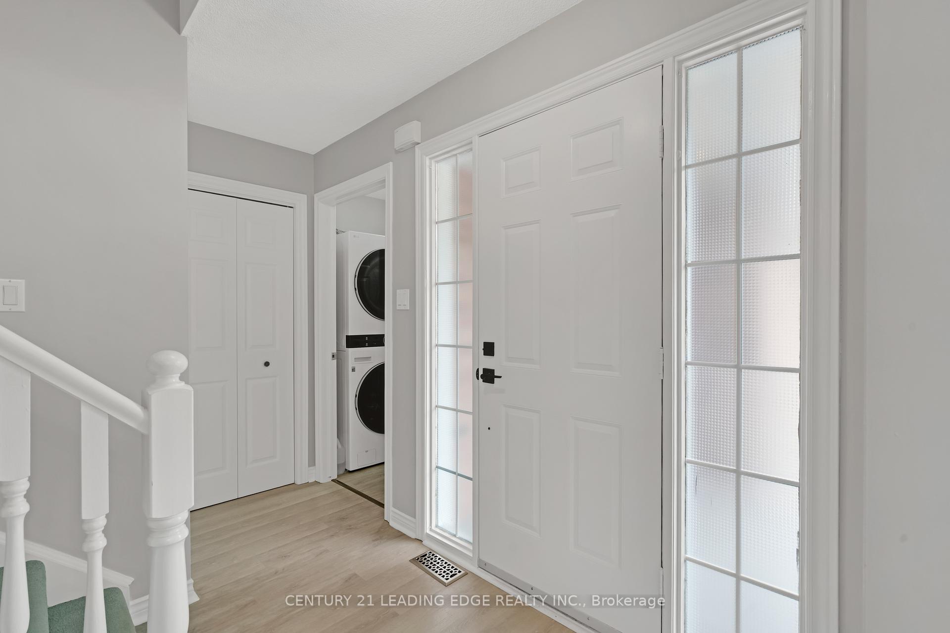 3 Bedrooms Condo at 2435 Woodward,  Burlington For sale