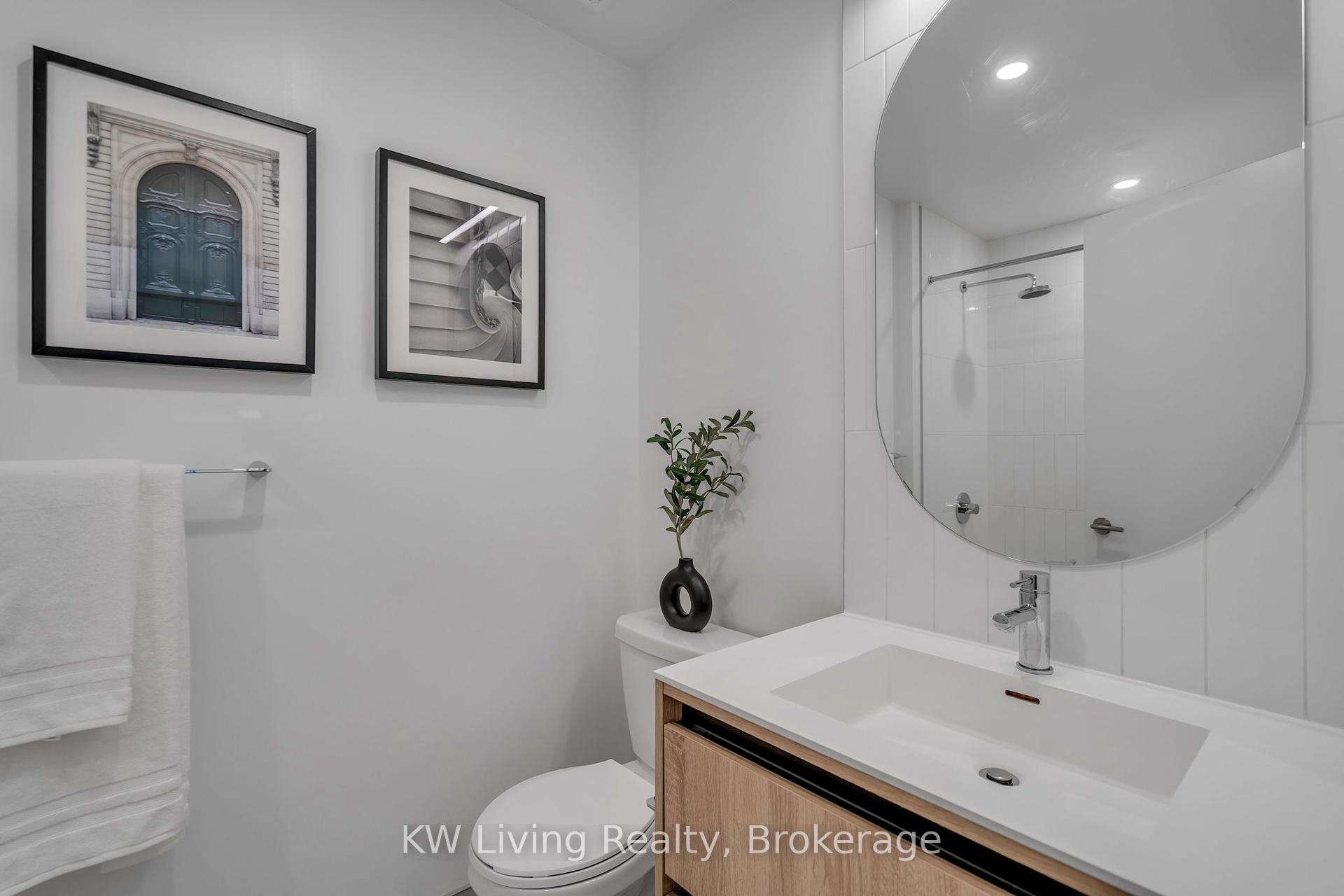 1 Bedroom Condo at 7950 Bathurst, Vaughan For sale