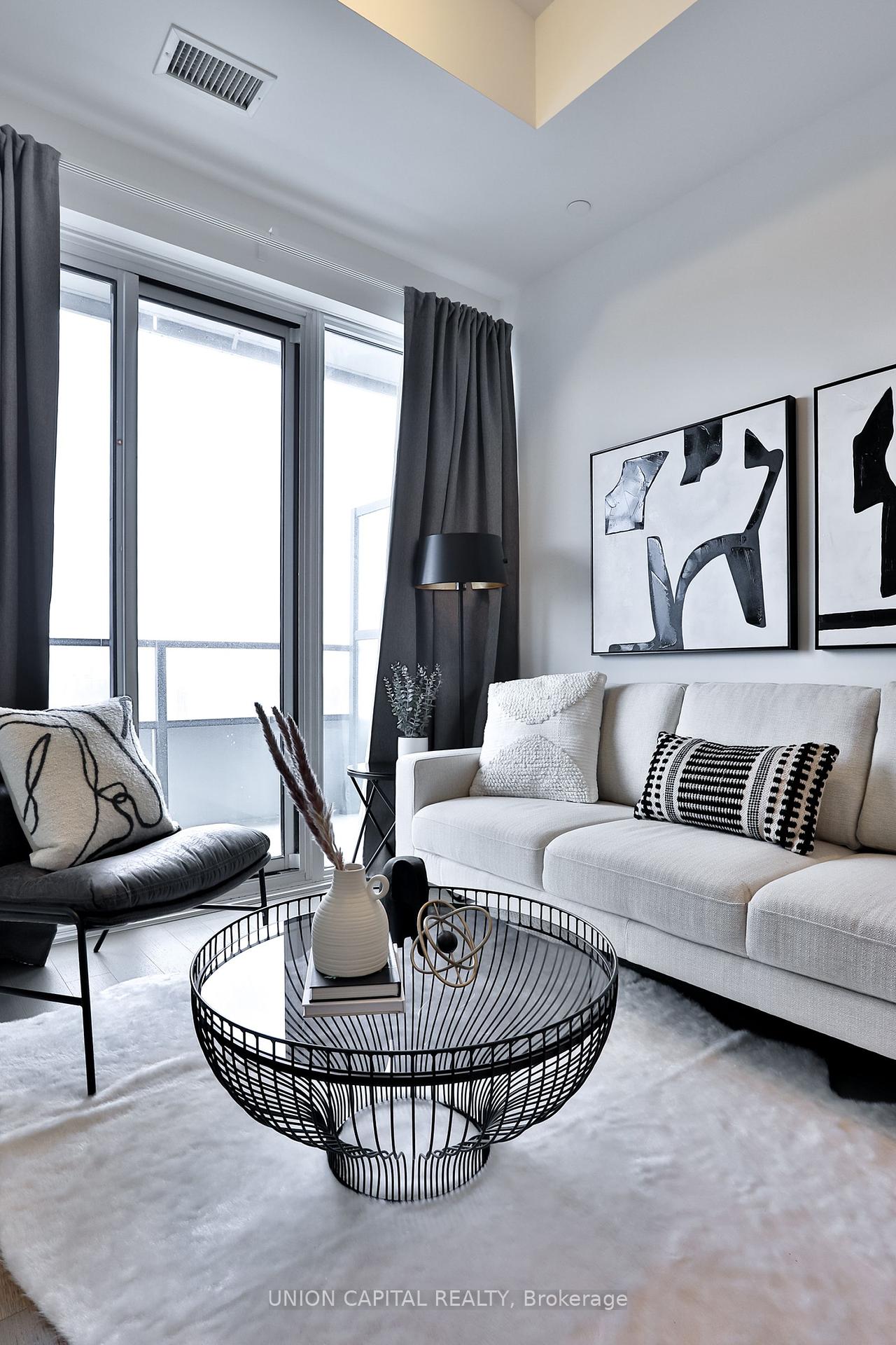 2 Bedrooms Condo at 20 Shore Breeze, Toronto For sale