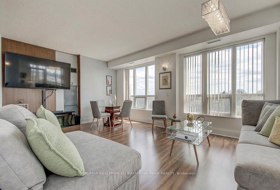 2 Bedrooms Condo at 100 Harrison Garden,  Toronto For sale