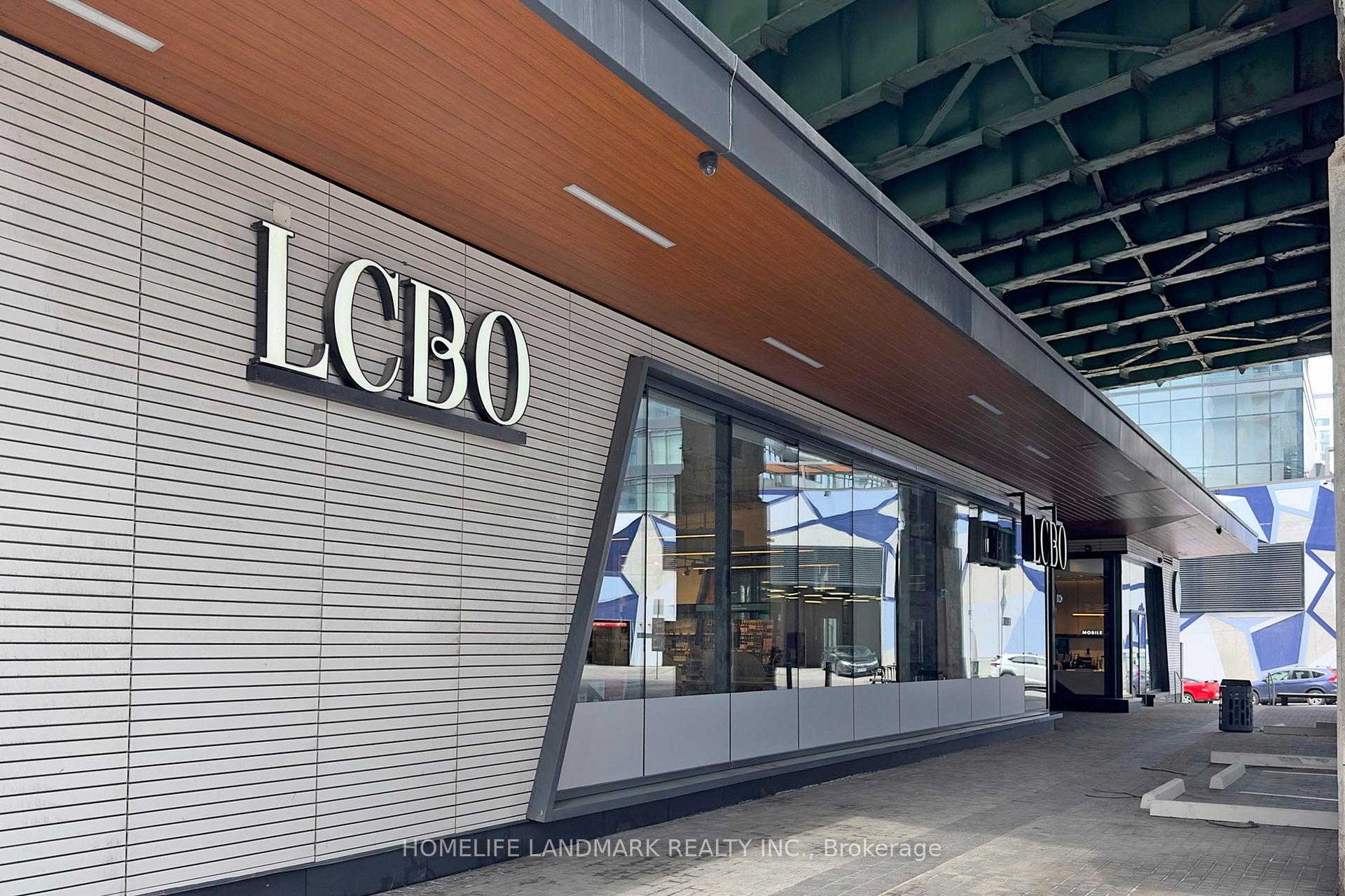 2 Bedrooms Condo at 17 Bathurst, Toronto For sale
