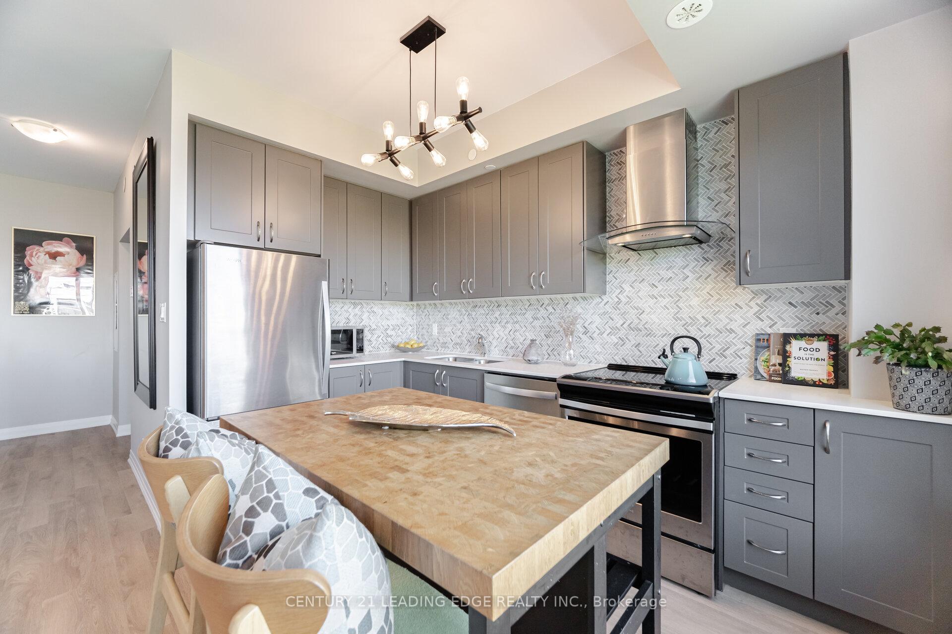 2 Bedrooms Condo at 650 Atwater, Mississauga For sale